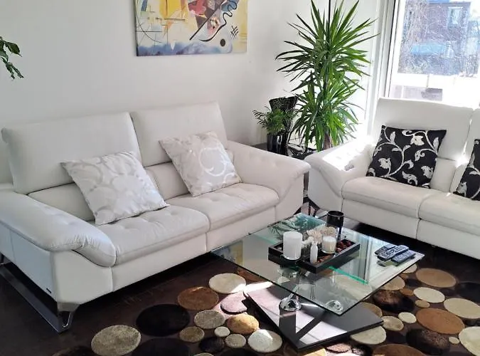 Chambre tv balcon sdb privatifs dans appartement de 110m2